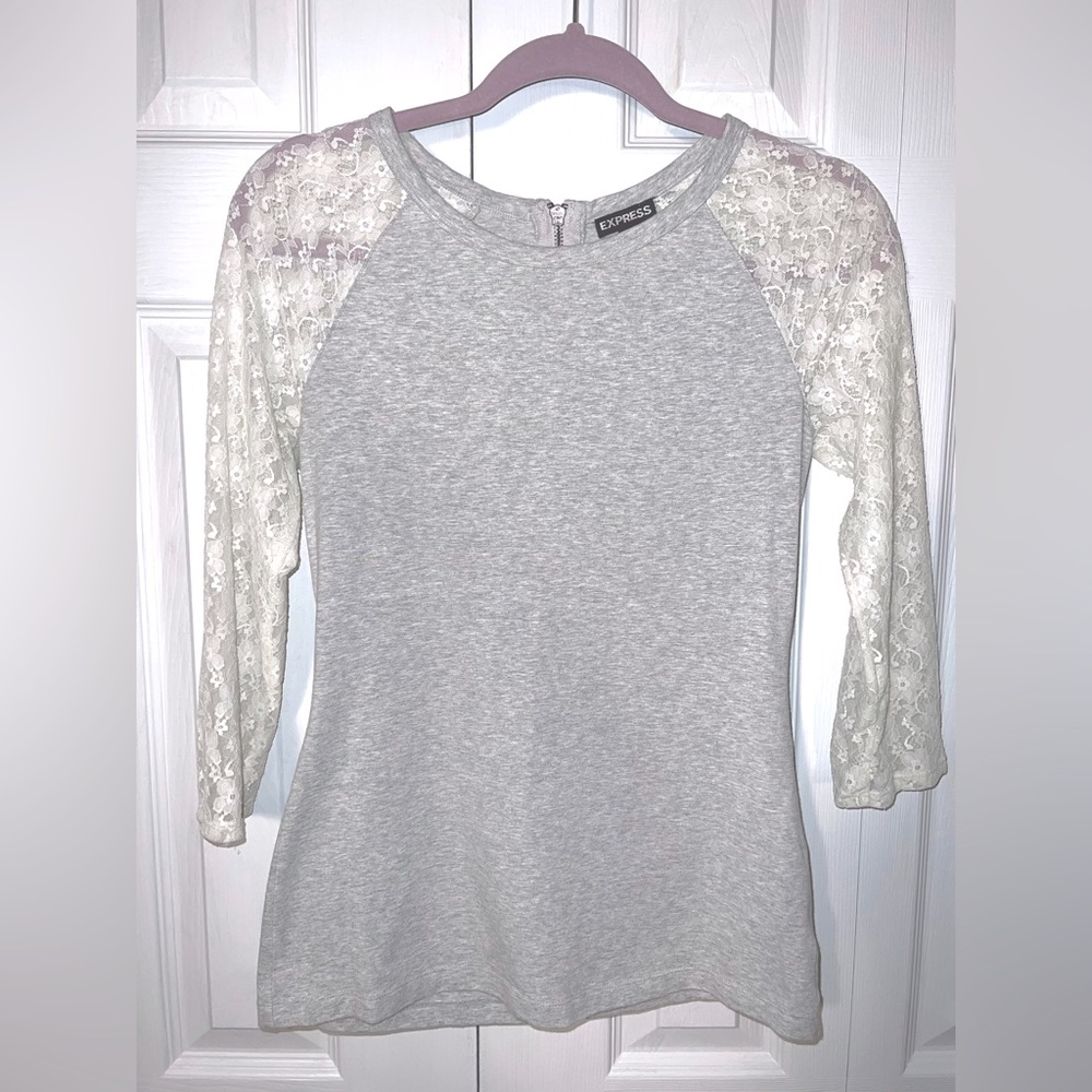 Express Back Zip Top w/ 3/4 Lace Sleeves